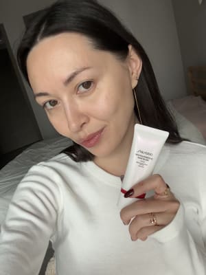 REVITALESSENCE SKIN GLOW Hydrating Primer - SPF 25 | SHISEIDO