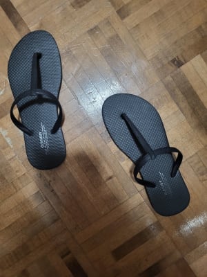 NEW Old Navy Plant-Based T-Strap Flip-Flops Sandals Women Black Size 7 8 9  10