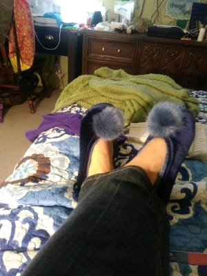 Pom pom shop slippers old navy