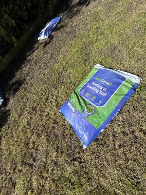 SupaGrow Turfing and Seeding Soil - 25L | Wickes.co.uk