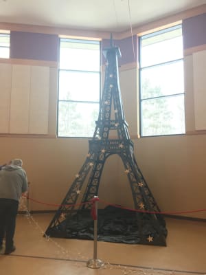 Unforgettable Large Eiffel Tower Kit