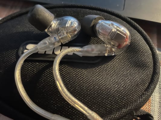 Audífonos Intraurales Aislantes de Sonido Shure Se846 Pro Gen 2 Grafito