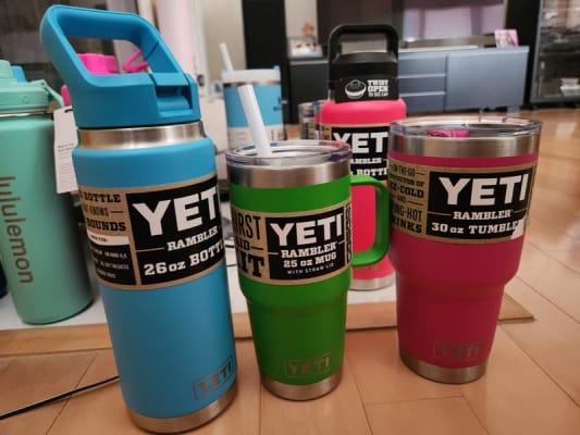 YETI Rambler 25 oz Straw Mug, Vacuum Insulated, Stainless Steel, Cosmic  Lilac