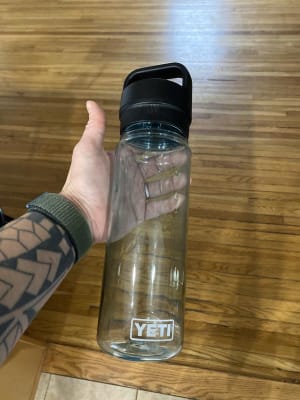 YETI Yonder 1L/34 oz Water Bottle with Yonder Chug Cap, Clear