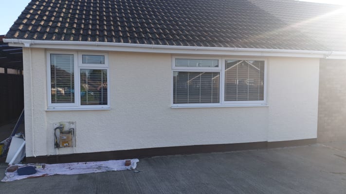 dulux magnolia exterior paint