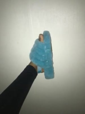 美品UGG Fluff Yeah Slide スリッパ ブルー アグ 24cm アグ UGG Fluff Yeah Slide Neon ファーサンダル （Neon Blue） -waja