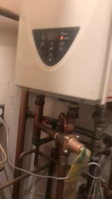 TK-310U-I - Takagi TK-310U-I - Series 200 Ultra Low-NOx Non-Condensing  Indoor Tankless Water Heater (8 GPM, NG/LP)