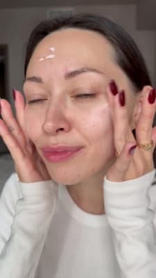 REVITALESSENCE SKIN GLOW Hydrating Primer - SPF 25 | SHISEIDO